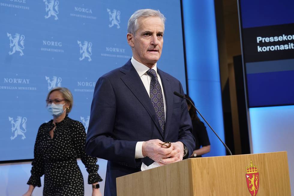 Bildet viser statsminister Jonas Gahr Støre på en pressekonferanse. Foto: Terje Bendiksby / NTB