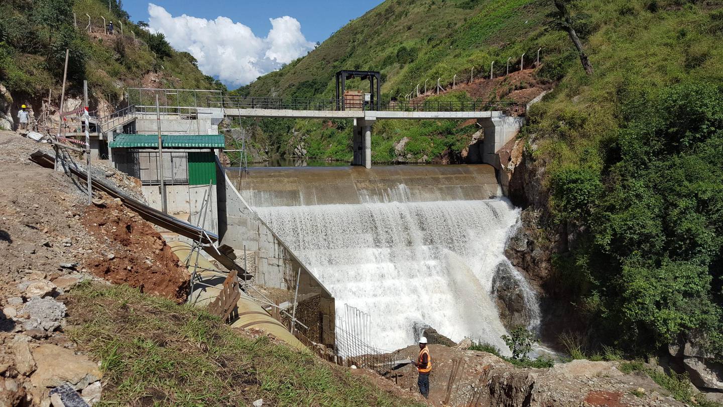 Vannkraftverket Rwimi i Uganda er et av prosjektene som Norfund har gitt lån til. Nå selger Norfund sitt vannkraftselskap SN Power til solenergiselskapet Scatec Solar.