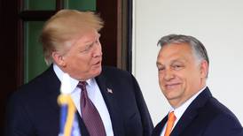Ny rapport: Trump og Ungarn har blitt troens våpenbrødre
