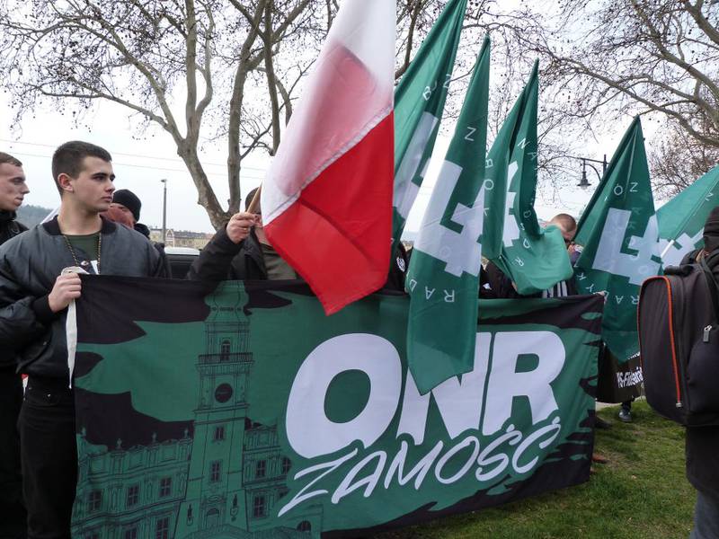 Bildet er fra en marsj i Budapest i mars i år der Obóz Narodowo-Radykalny deltok.