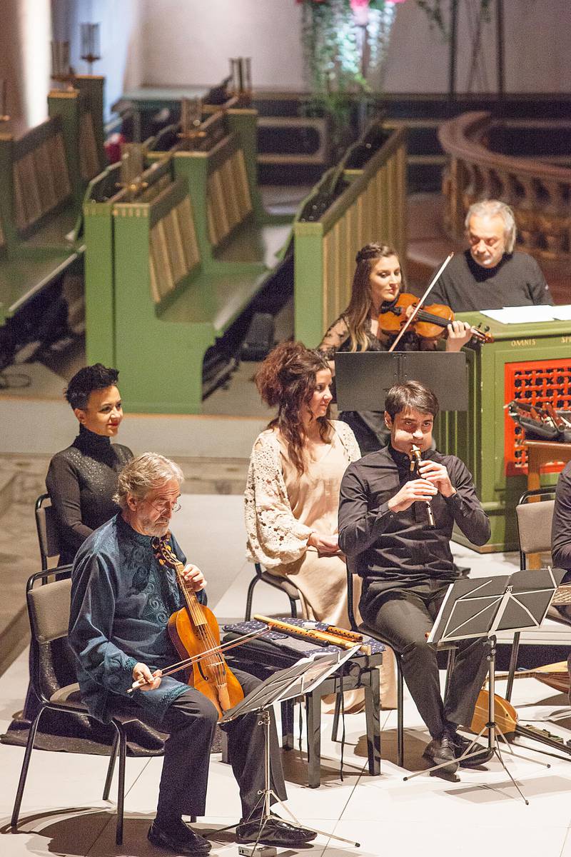 Jordi Savall (i front) og hans ensemble under Oslo Internasjonale Kirkemusikkfestival i 2017. Han kommer tilbake til festivalen med et nytt prosjekt neste år.