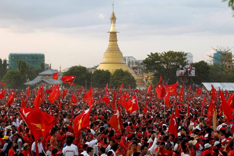 Sist sundag samla Aung San Suu Kyis parti NLD over 50.000 til eit folkemøte i Yangoon, Myanmars gamle hovudstad. 