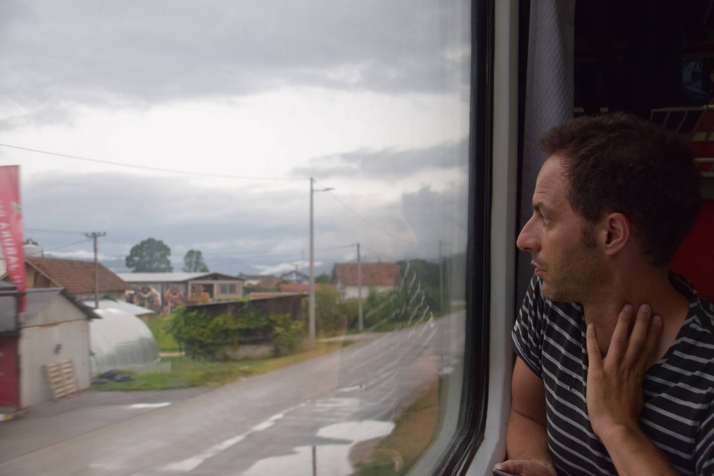 Jon Worth på toget i Schengen.