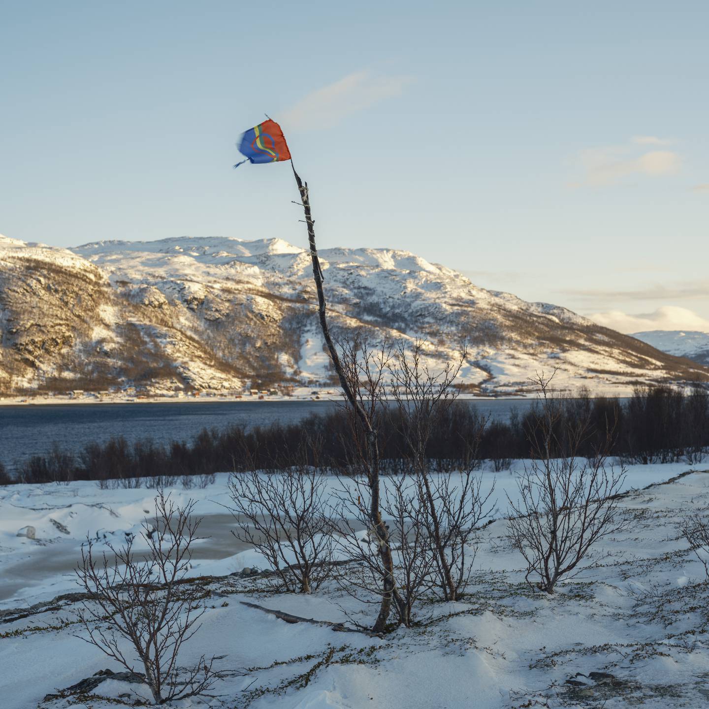 Det planlegges gruvedrift i fjellmassivet Nussir, som ligger på sørsiden av Repparfjorden, mellom Kvalsund tettsted og Fægfjord. Planene møter protester fra lokalbefolkningen og miljøbevegelsen mot planer om utslipp av gruveavfall i Repparfjorden.