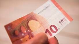 EU vil innføre minstelønn, trass svensk motstand