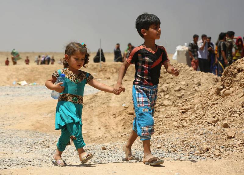 Flere sivile flykter fra IS etter harde kamper i Mosul. Dette bildet er fra juli i år. 