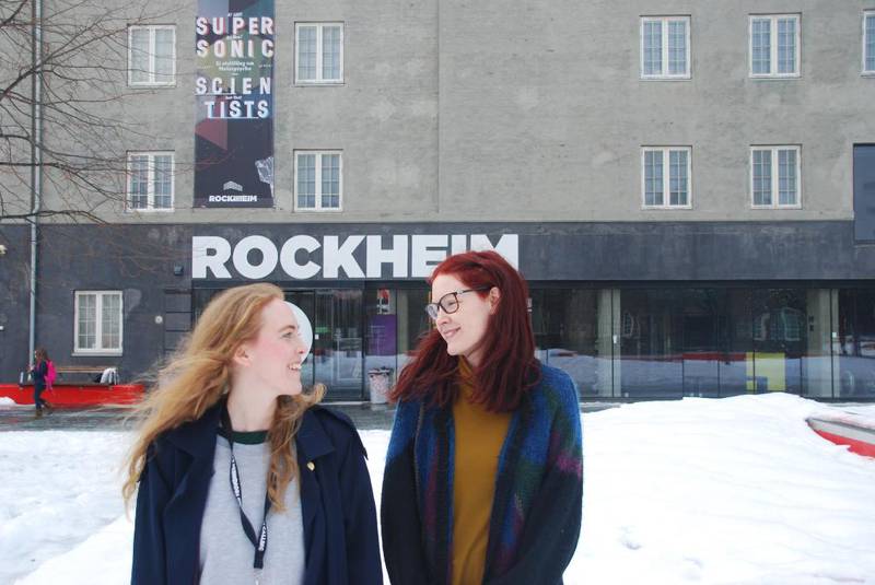 Kari Harneshaug (t.v.) og Anja Skybakmoen tenker ikke på sjanger når de lager musikk. Kari flyttet til Trondheim 19 år gammel. Anja kommer derfra.