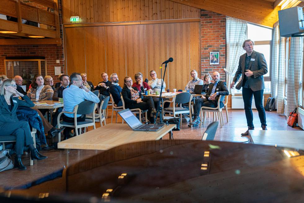 Kirkemøtet 2019 ba Kirkerådet sette i gang et utredningsprosjekt for å kunne anbefale en ny organisering av Den norske kirke med én felles arbeidsgiverlinje.
