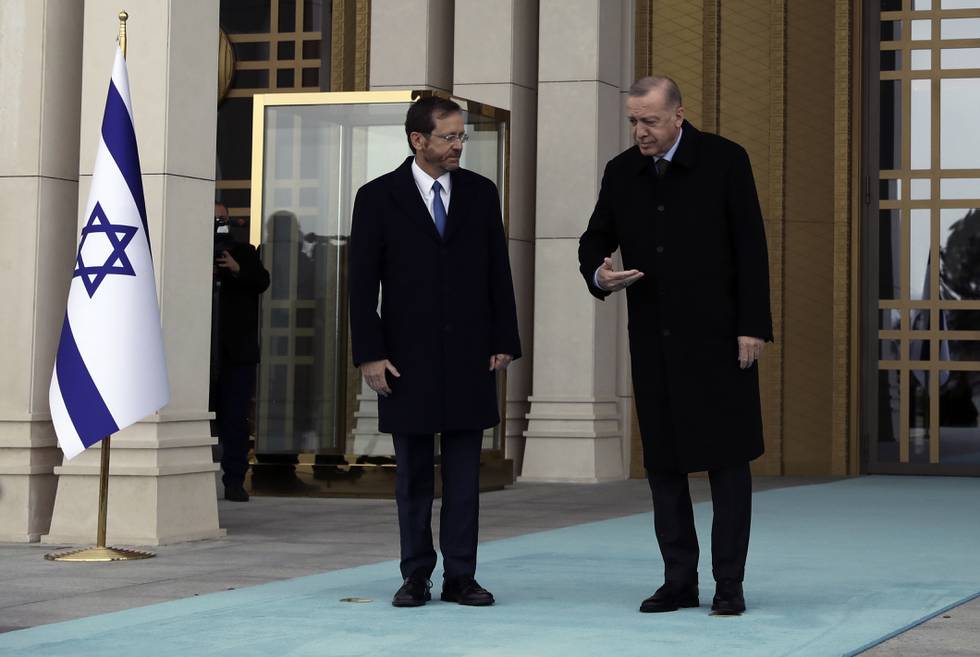 Onsdag ble Isaac Herzog den første israelske presidenten som besøker Tyrkia på 14 år. Foto: Burhan Ozbilici / AP / NTB