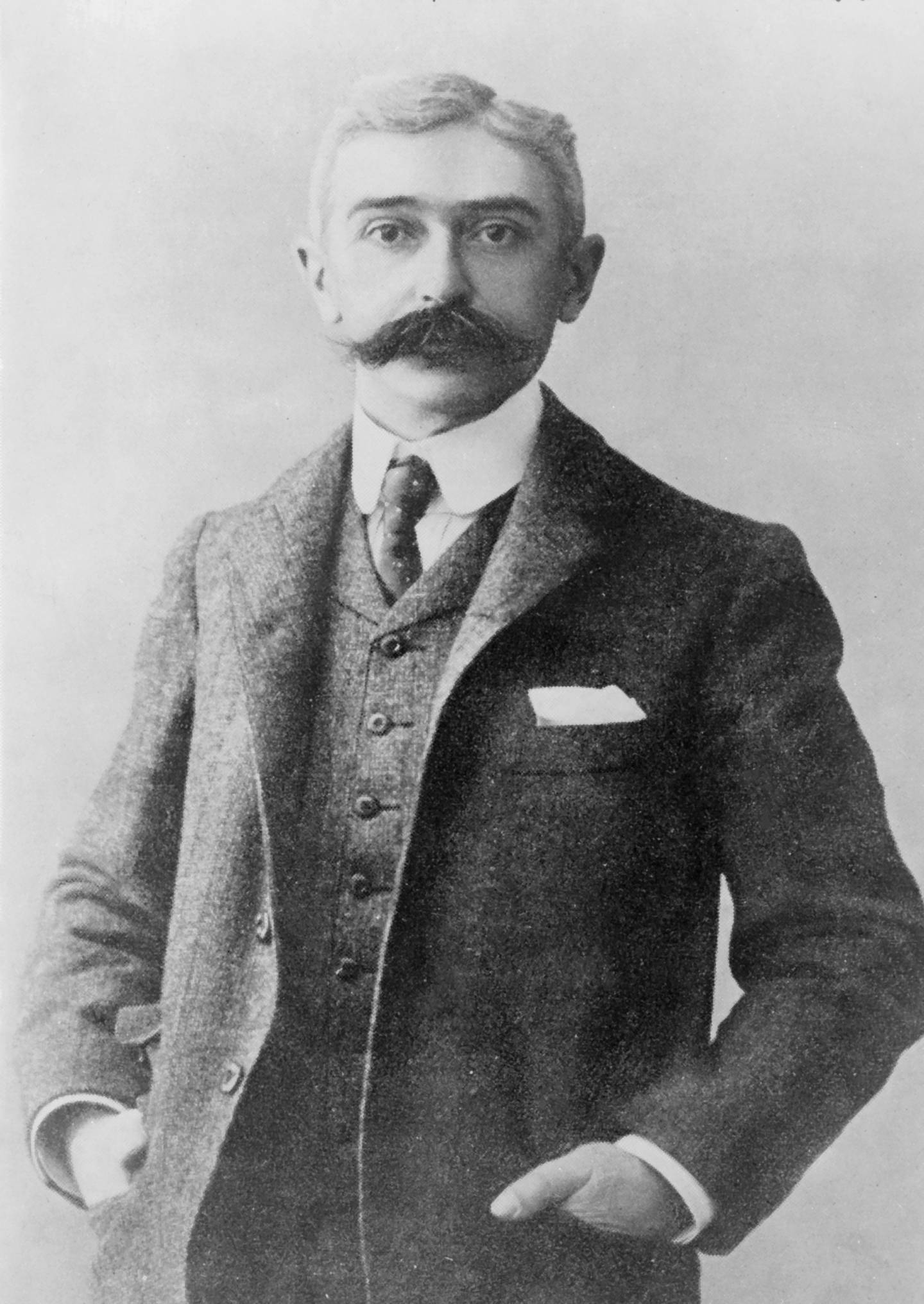 Pierre de Coubertin er mannen bak OL. Ifølge hans egne ord var den olympiske bevegelsen «1900-tallets religion», en som «kroppsliggjør alle andre religioner».