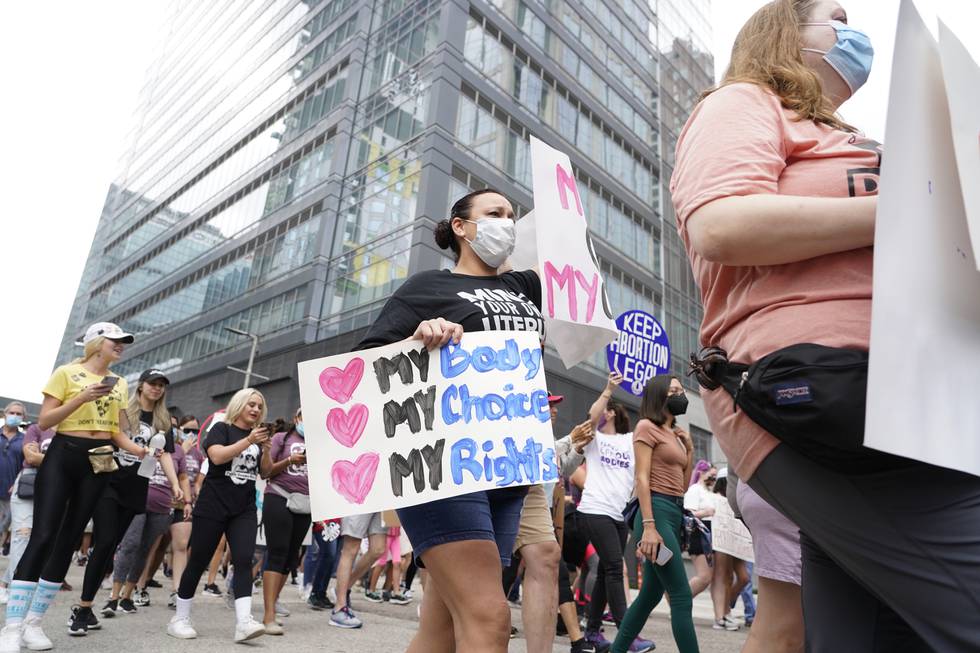Demonstrasjon mot Texas' abortlov i Houston. En føderal dommer har midlertidig stanset loven. Foto: Melissa Phillip / Houston Chronicle via AP / NTB