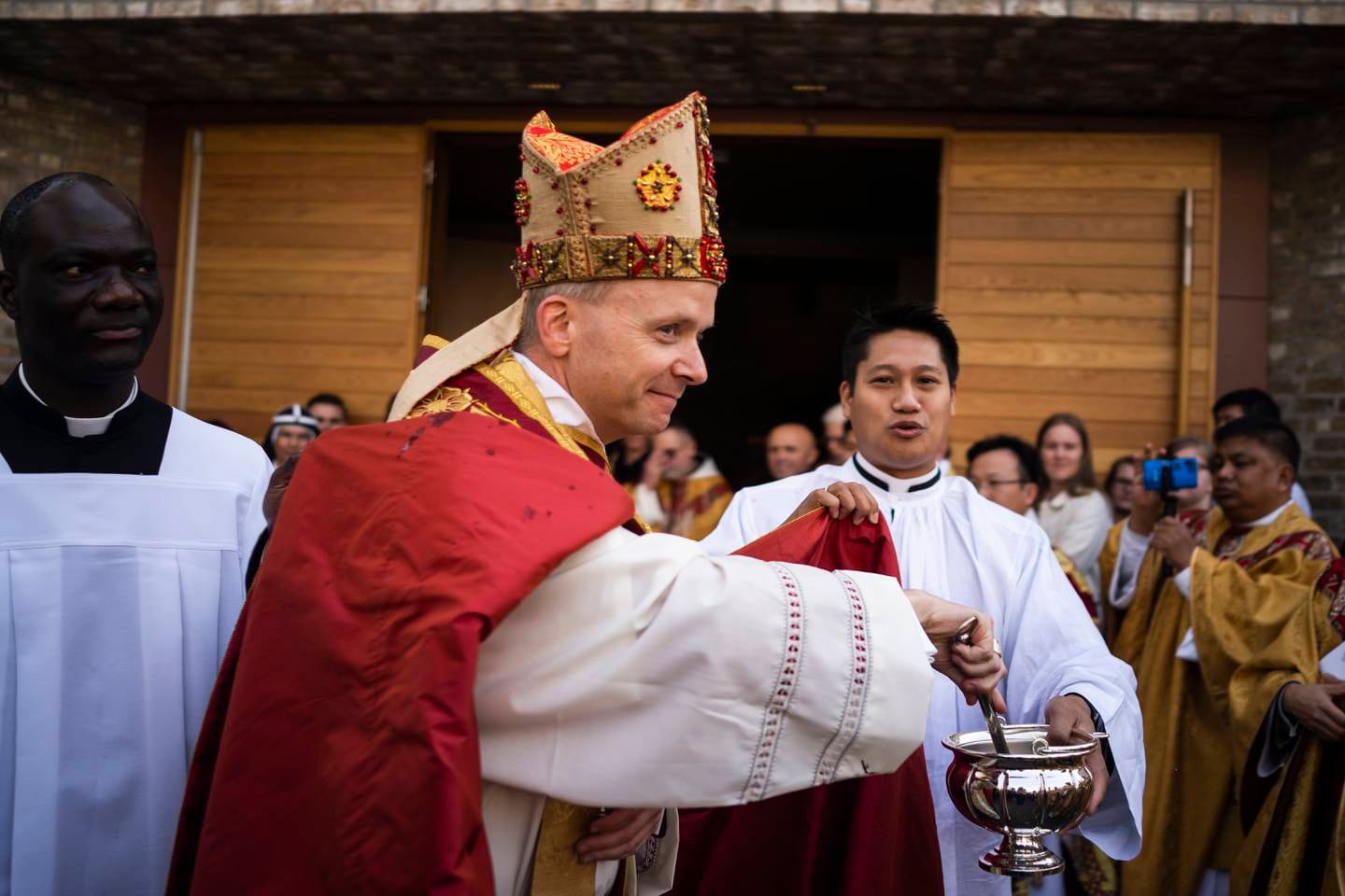 Vigsling av Erik Varden til biskop av Trondheim i Den katolske kirke. Nidarosdomen