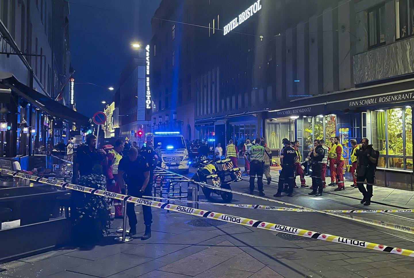 Oslo 20220625. 
Flere skudd ble avfyrt i 1.15-tiden natt til lørdag på utsiden av London pub i sentrum av Oslo. To personer skal være drept, opplyser politiet. Foto: Snorre Schønberg / NTB