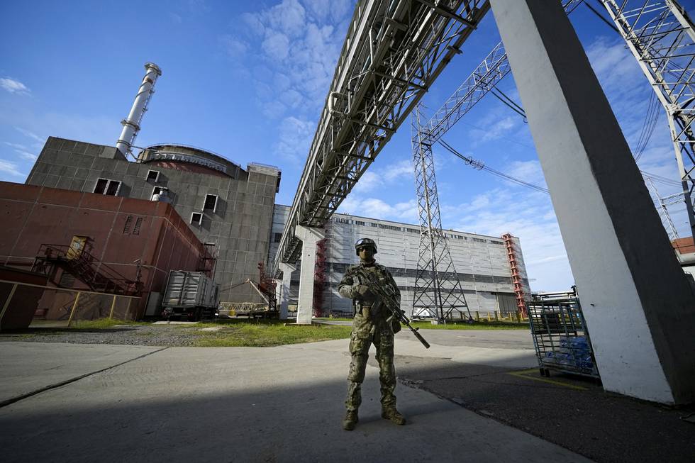 Atomkraftverket i Zaporizjzja i Ukraina har vært okkupert av russiske styrker siden mars. Foto: AP / NTB