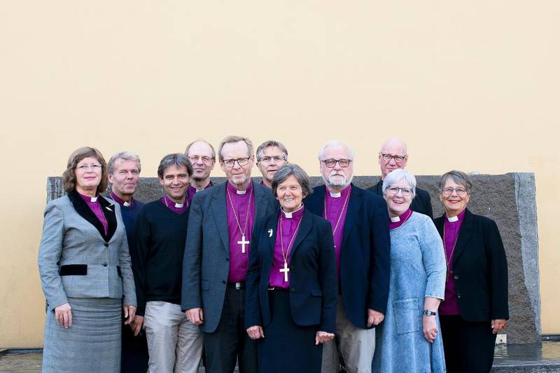 Landets biskoper vil diskutere om julegudstjenestene fremdeles har en plass i en stadig mer mangfoldig norsk skole under Bispemøtet i Oslo til uken. 