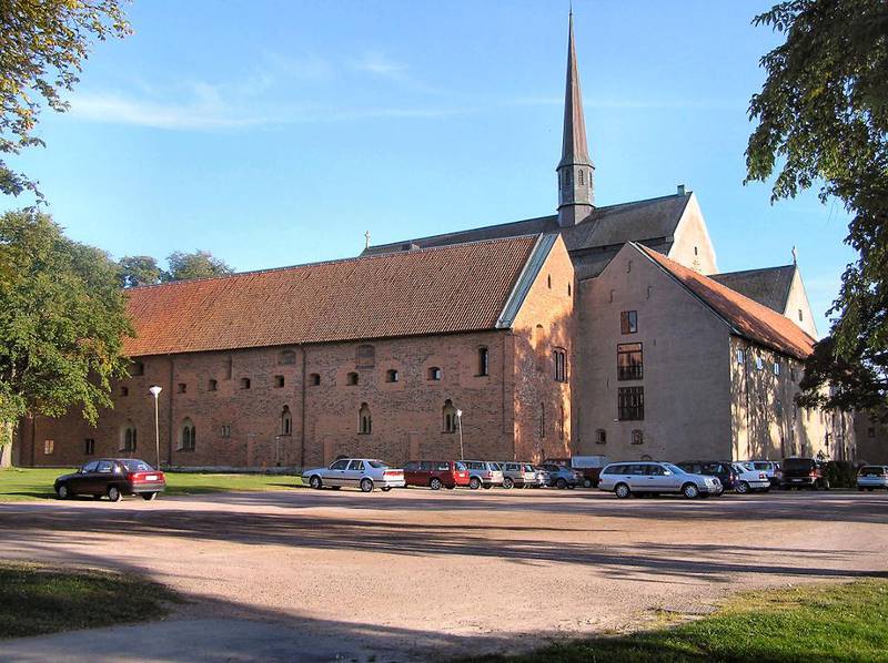  Klosterkirken i Vadstena kalles Blåkirken og ruver i landskapet.