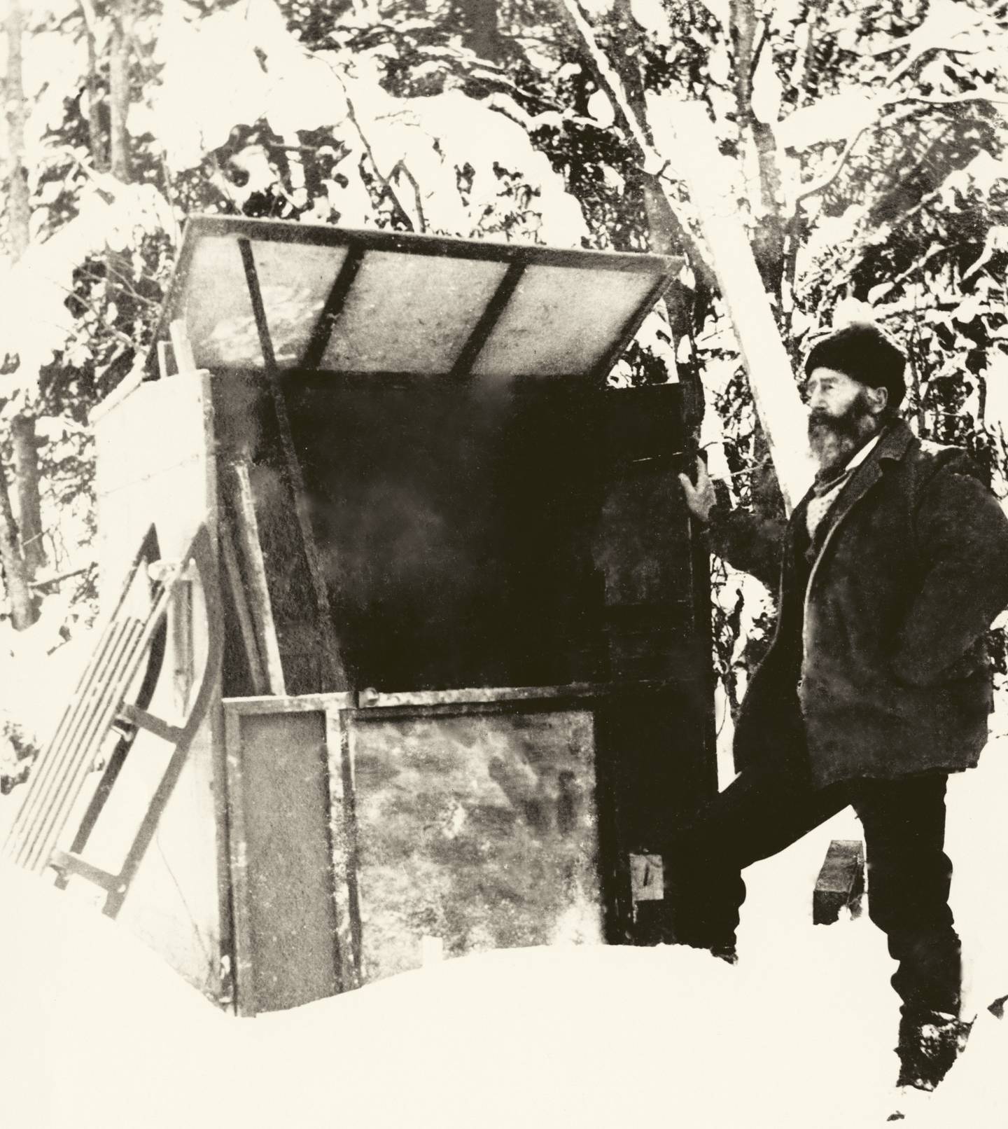 Foto Frederik Collett med sitt friluftsatelier, 1908