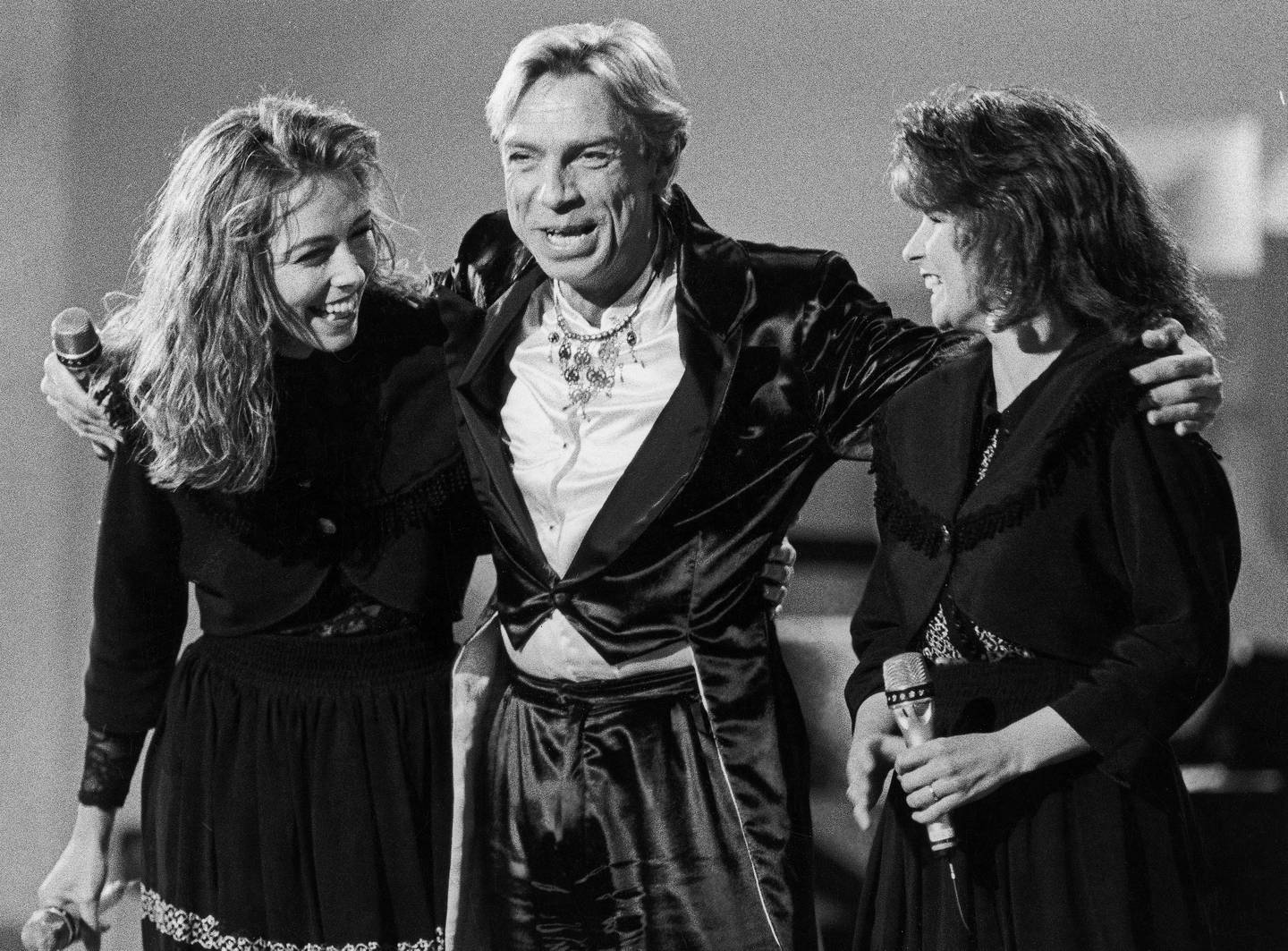 1990: Anita Skorgan, Jahn Teigen og Carola Häggquist i den norske finalen i Melodi Grand Prix.