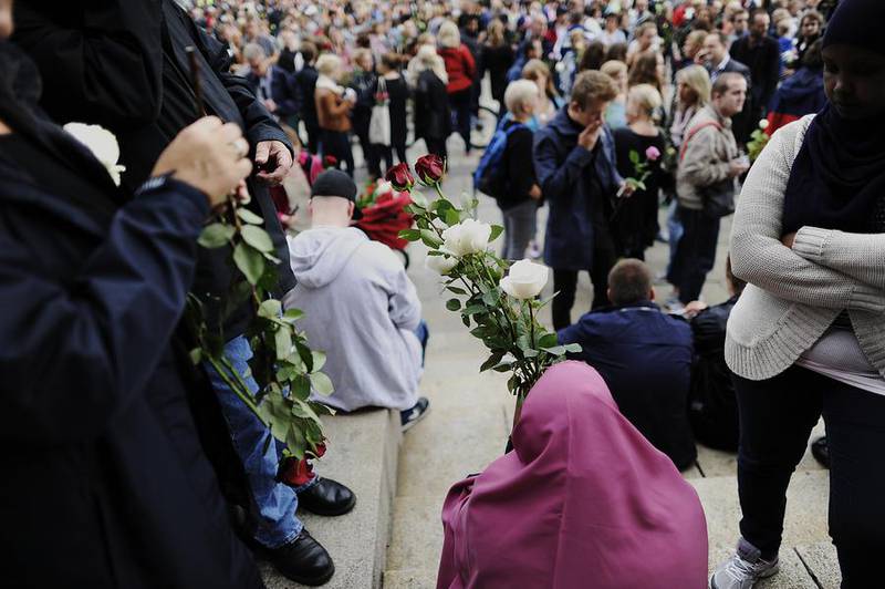 Etter terrorangrepet i Oslo og på Utøya samlet 200.000 mennesker seg til rosemarkeringen på Rådhusplassen.