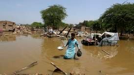 Over 18.000 skoler rammet av flommen i Pakistan