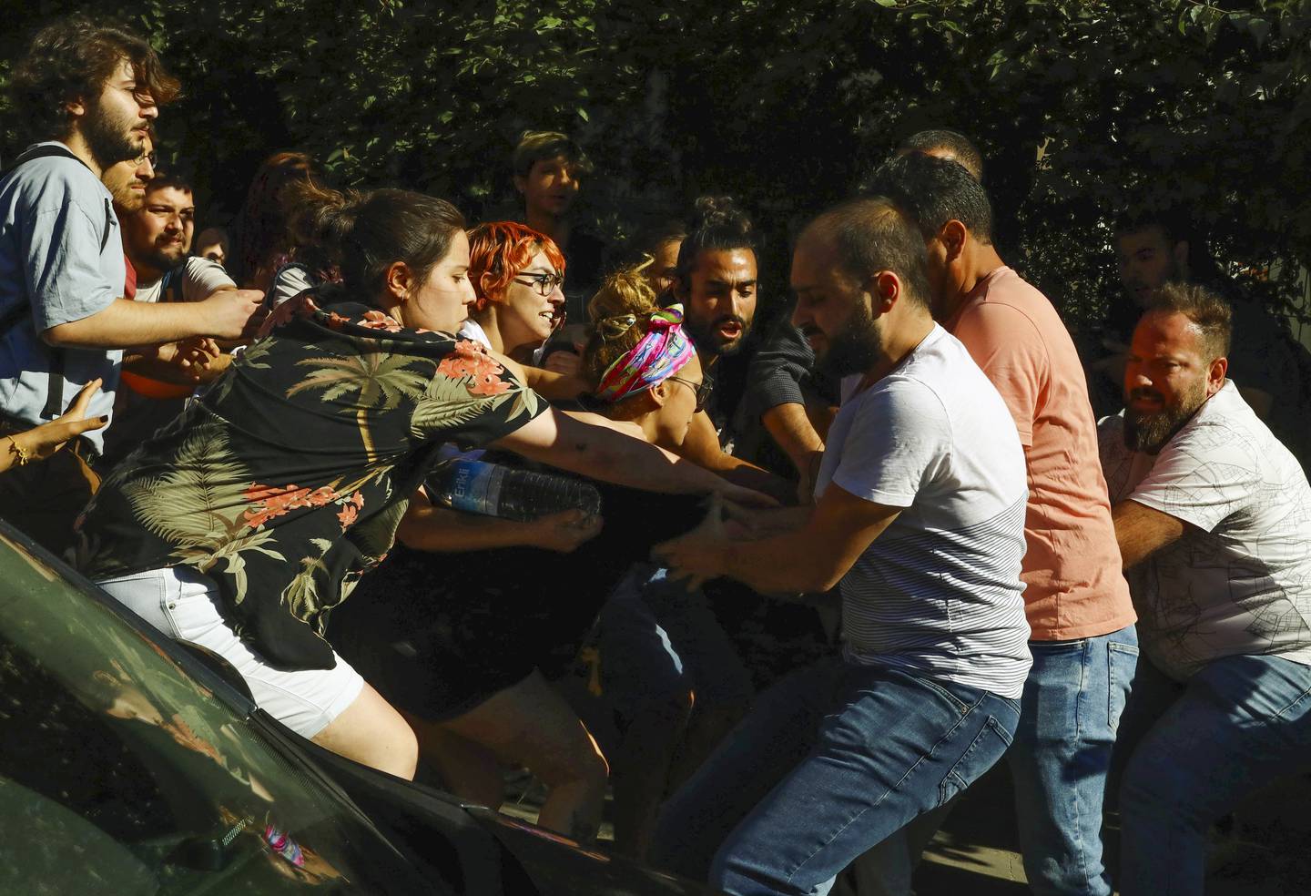 Pride-paraden i Ankara ble oppløst av tyrkisk politi. Tyrkia forbyr alle LHBTQ-arrangementer. Foto: Ali Unal / AP / NTB