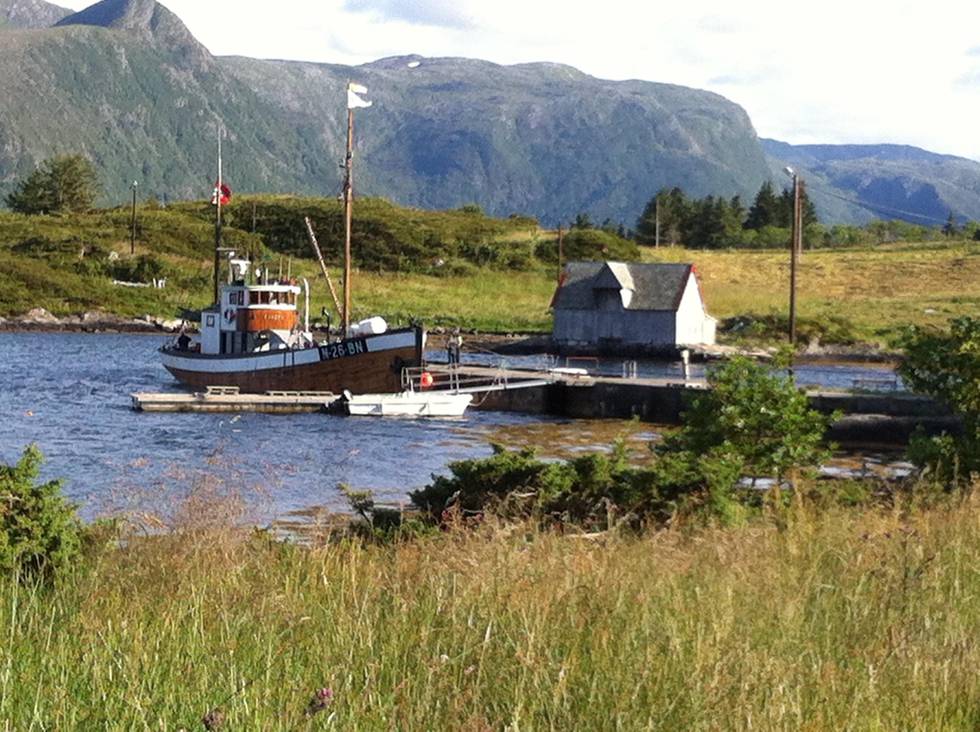 I 2015 var Margun Pettersen med på en pilegrimsseilas med fiskebåten Faxen. Her ligger den til kai ved Selja, et av nøkkelstedene, som forbindes med Norges eneste kvinnelige helgen, Sta. Sunniva.