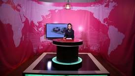 Taliban beordrer kvinner til å dekke til ansiktet på TV