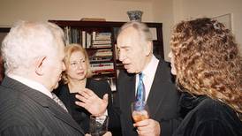 Israels tidligere president Shimon Peres anklages for overgrep mot kvinner