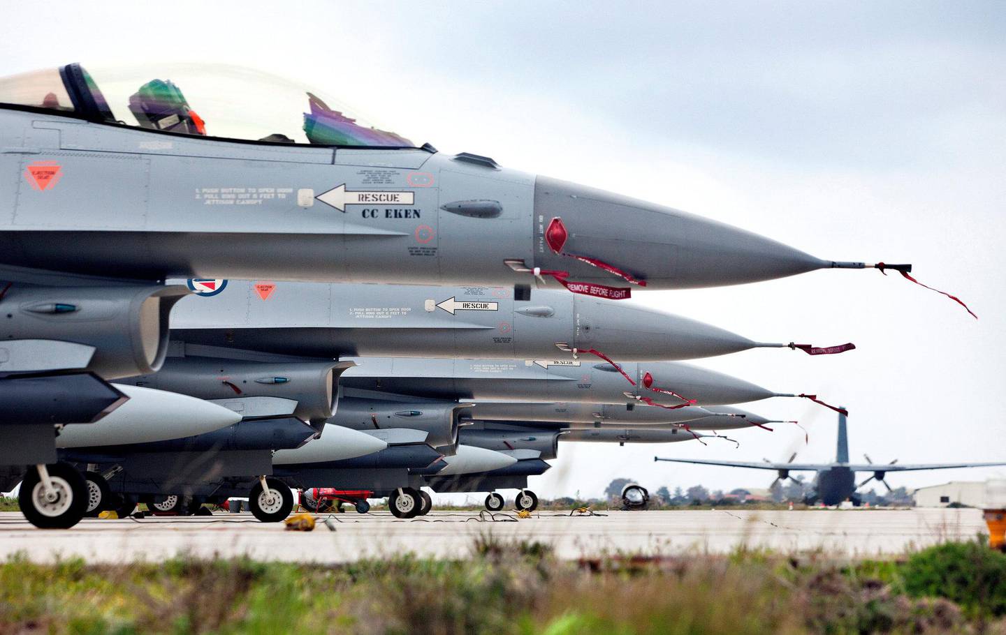 LIBYA: Norske jagerfly slapp 588 bomber under den NATO-ledede krigen mot Libya i 2011.   Det er 100 ganger mer enn i alle bombeangrepene Norge gjennomførte mellom 1945 og 2011, skriver Rødt-leder Bjørnar Moxnes. FOTO: LARS MAGNE HOVTUN/NTB SCANPIX