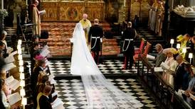 – Biskopane lever som kongar og dronningar medan kyrkja går konkurs