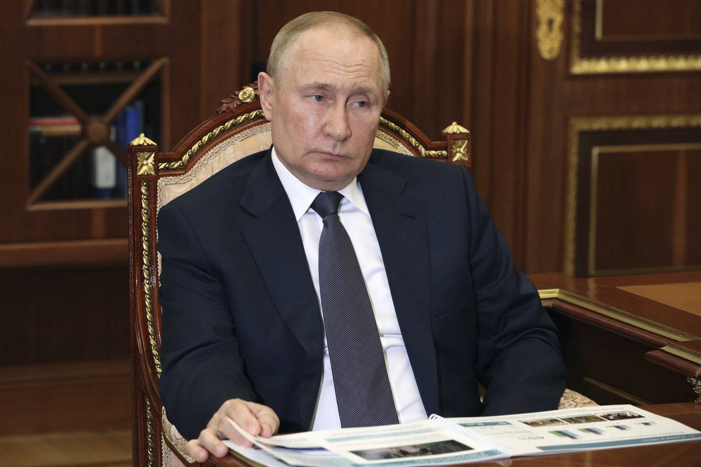 Russlands president Vladimir Putin i et møte i Moskva mandag. Foto: Mikhail Klimentyev / Sputnik / Kreml / AP / NTB