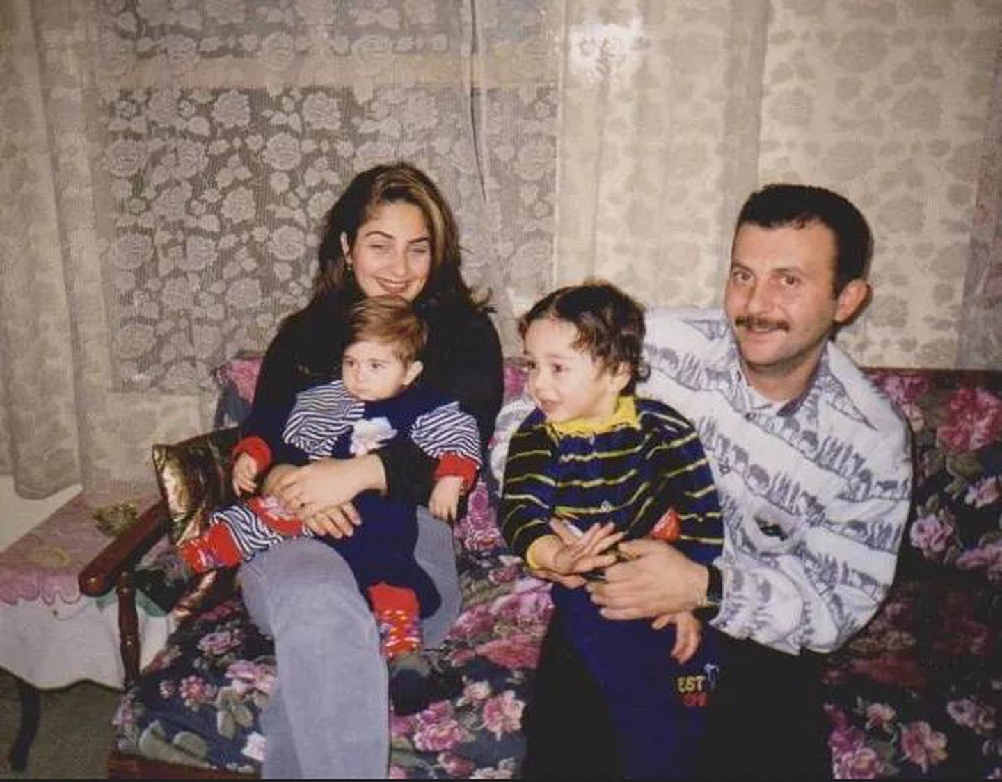 Familien Jakarian består av far Harout (56), mor Tamar (50), datter Natali (24) og sønn Pogos (25).
