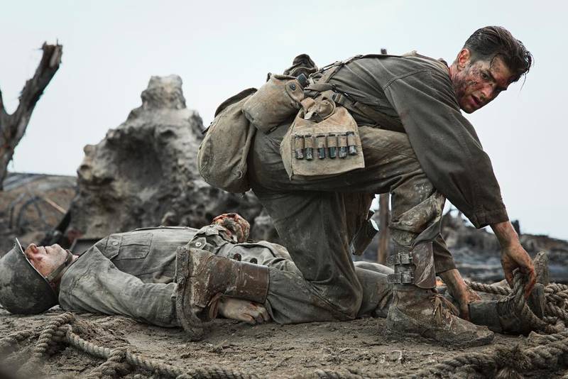Desmond Doss (Andrew Garfield) er den kristne pasifisten som ble en krigshelt. Han reddet 75 soldater under slaget ved Okinawa.