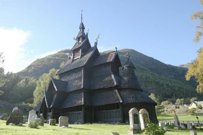 Borgund stavkirke i Lærdal i Sogn og Fjordane topper Tripadvisors liste over de beste landemerkene i Norge.