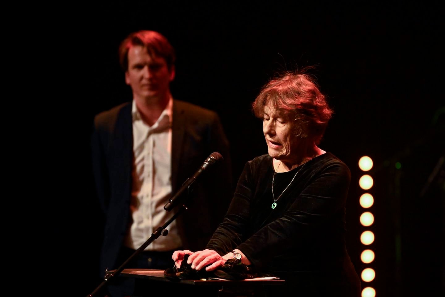 Liv Køltzow ble tildelt hedersprisen under utdelingen av Brageprisen 2021 på Dansens Hus i Oslo.
Foto: Annika Byrde / NTB