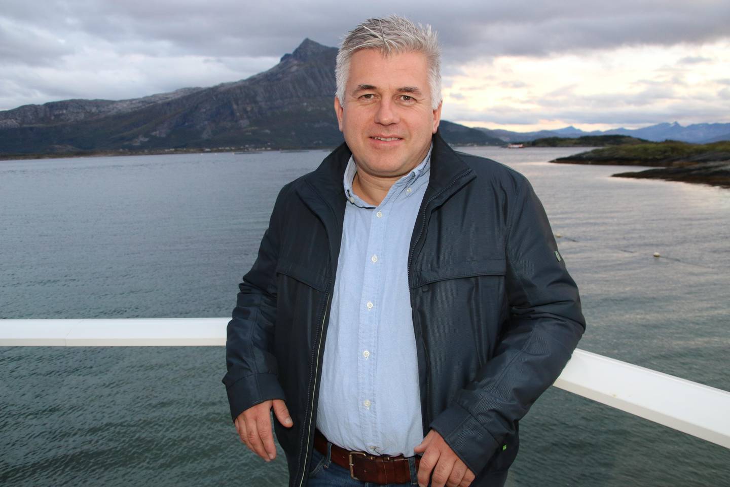 John Kristian Karlsen er blant arnøyværingene som har engasjert seg i bedehusstriden på Sørarnøy i Nordland. – Hele situasjonen er bare trist, sier han.