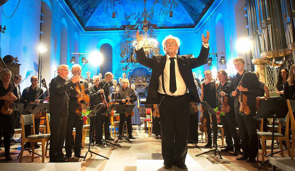 Dirigent Terje Kvam skapte en dynamisk helhet i fremførelsen som imponerte stort.