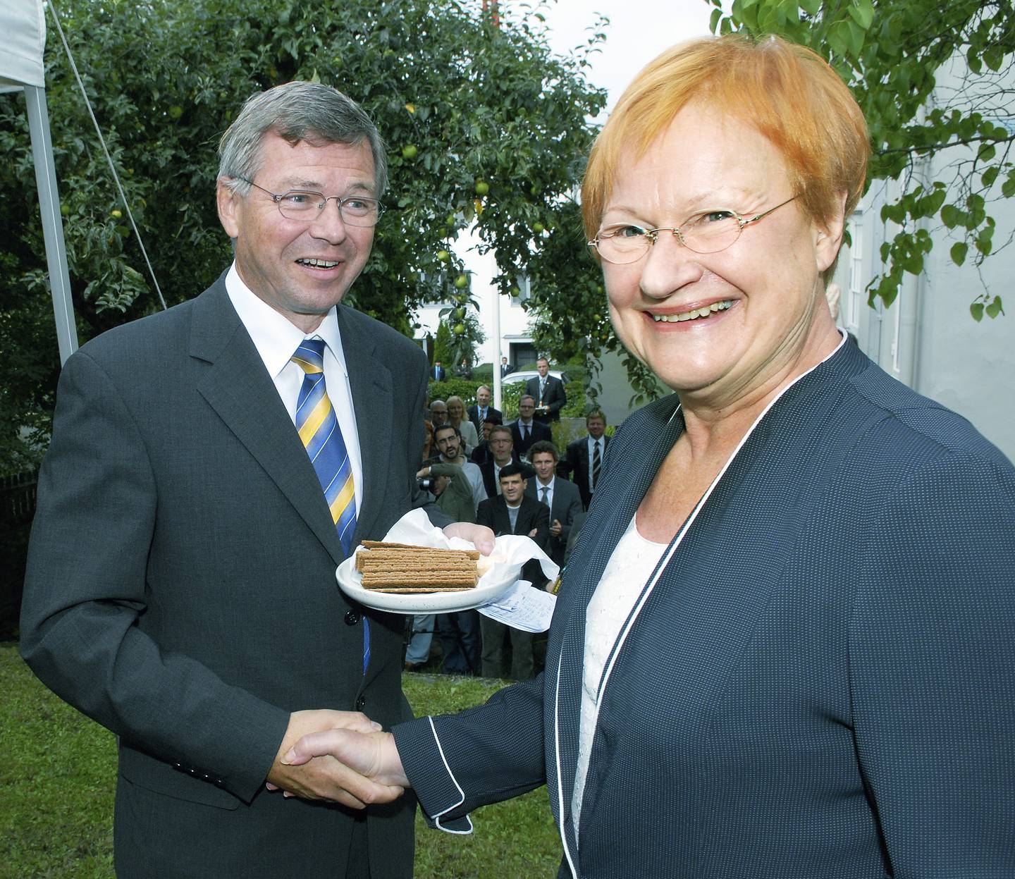 Åpning av Oslosenteret. Kjell Magne Bondevik og Finlands tidligere president Halonen.