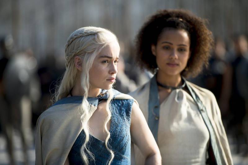 Daenerys Targaryen, spilt av Emilia Clarke: Daenerys ble tvangsgifta med krigsherren Khal Drogo, og har gjennom de fire første sesongene vokst fra en undertrykt kvinne til en mektig hersker som nå har tre ildsprutende drager og en egen slavehær.