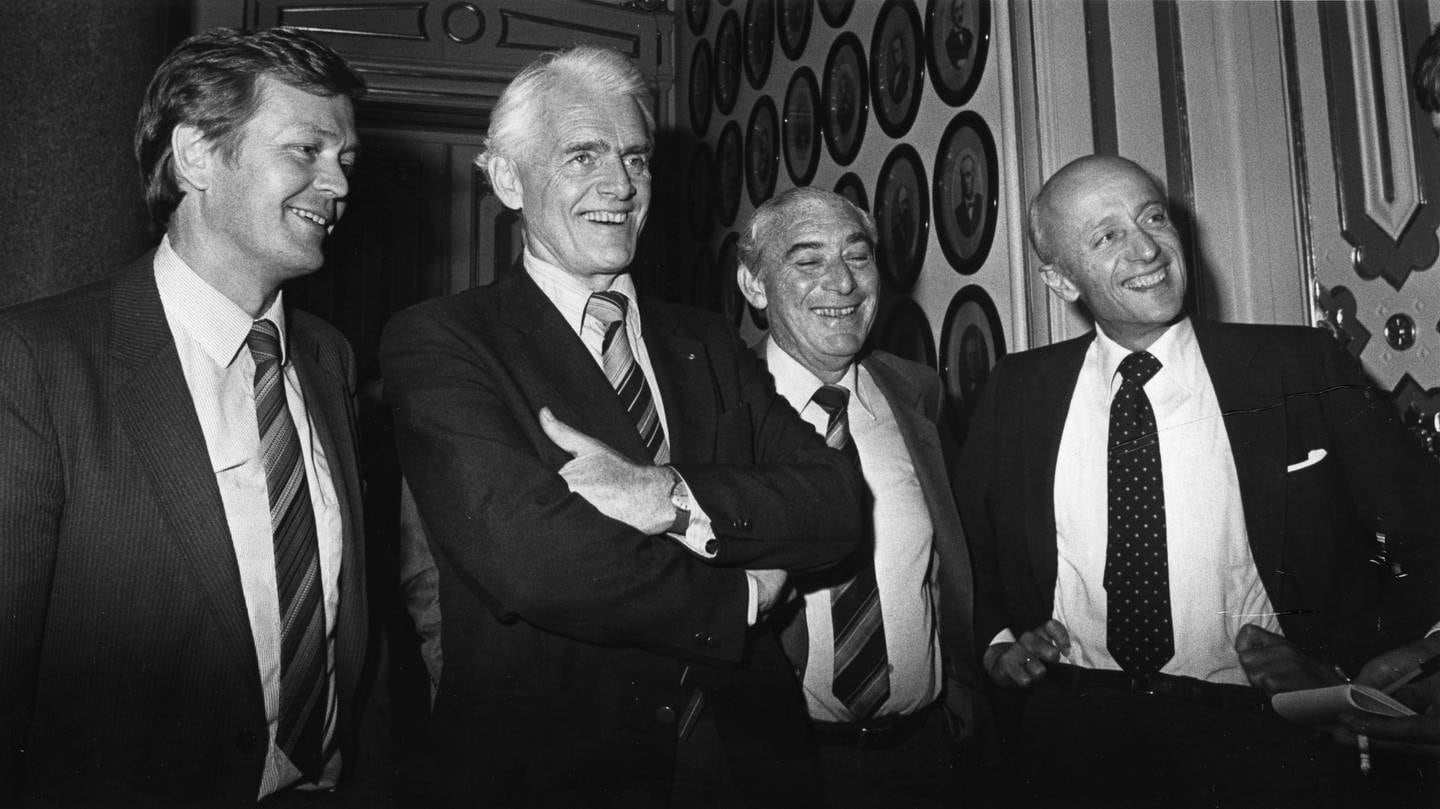 Politikk, borgerlig samarbeid, fra v: Johan J. Jakobsen (Sp), Kåre Kristiansen (KrF), Jo Benkow (H), Kåre Willoch (H), 16.09.1989