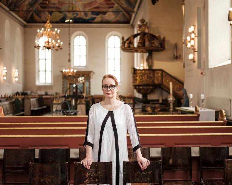 Maryam Trine Skogen trives godt i Oslo domkirke. – Her føler jeg det er en slik takhøyde. Alle er velkommen, om du er muslim eller kristen eller jøde. Det er et ekte gudshus som ikke diskriminerer noen, sier Skogen.