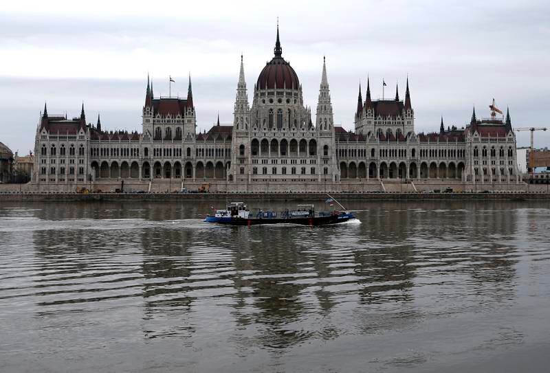 Parlamentet i Budapest er Ungarns største bygning. Mye større enn en befolkning på rundt ni millioner skulle tilsi, sier Cathrine Thorleifsson.