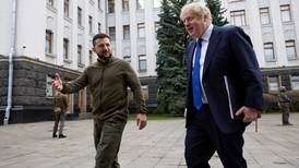 Boris Johnson besøkte Kyiv med løfter om enda mer våpen