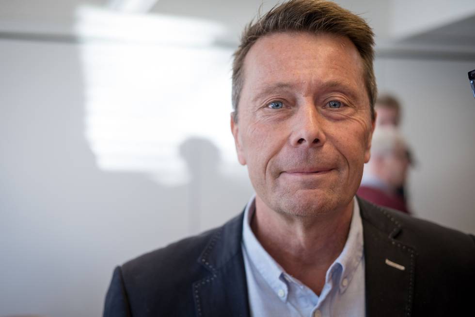 – Varselet er avsluttet, er styreleder i Mentor Medier, Tomas Brunegårds svar på spørsmålet om at «det erklæres mistillit til sjefredaktøren mens det fortsatt jobbes med deler av varselet i konsernstyret».