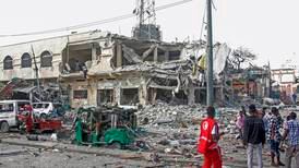 Minst 100 mennesker drept i to bombeangrep i Somalia