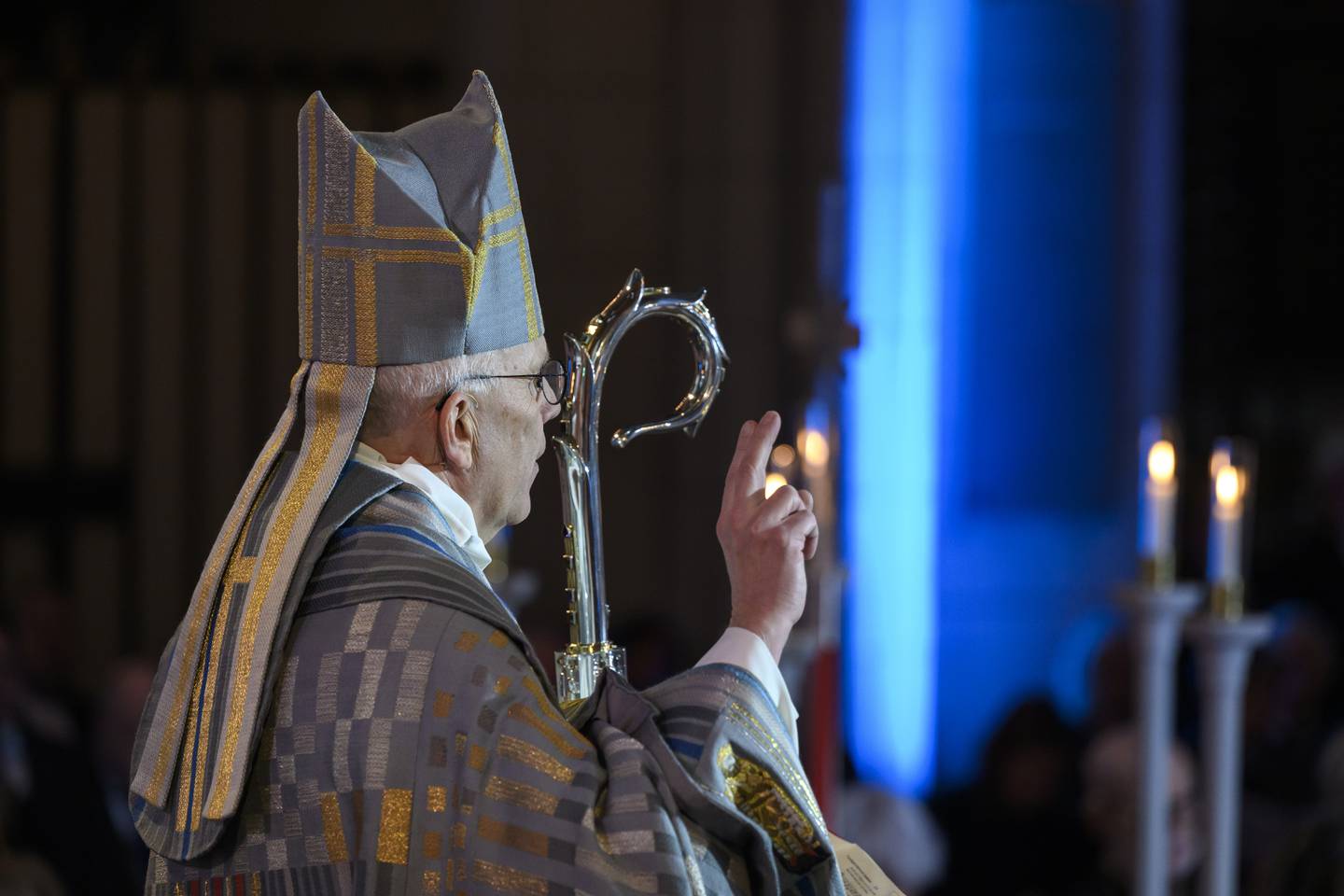 Martin Modéus tas emot som ny ärkebiskop i Uppsala domkyrka söndagen 4 december 2022