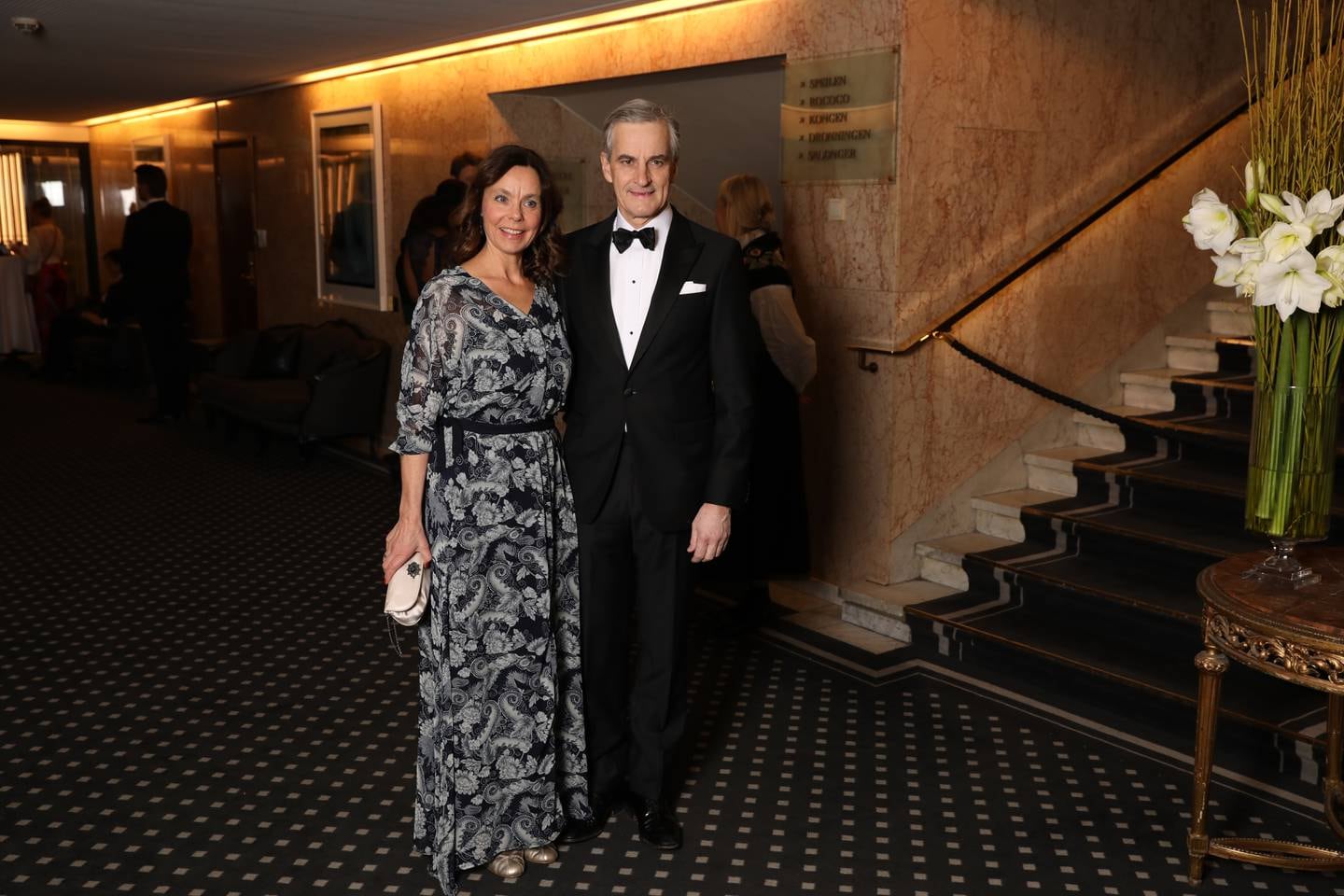 Jonas Gahr Støre (Ap) og hans kone ankommer banketten for Nobels fredspris på Grand Hotel i 2019. Foto: Tore Meek / NTB