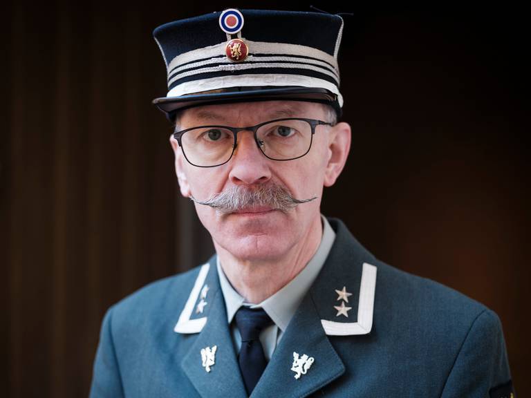 Oberstløytnant Palle Ydstebø er sjef for seksjon for landmakt ved krigsskolen.