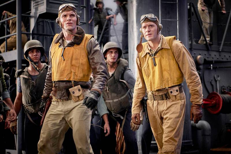 Dick Best (Ed Skrein, left) and Clarence Dickinson (Luke Kleintank, right) in MIDWAY.  