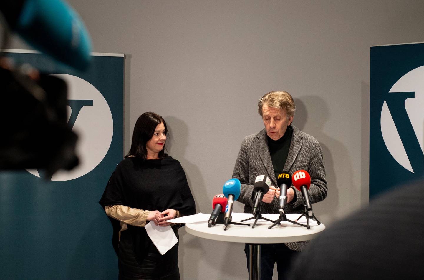 Oslo 20200305. 
Irene Dahl (V) og Per A. Thorbjørnsen (V) under en pressekonferanse etter Venstre sitt møte i Valgkomiteen på Gardermoen torsdag kveld. 
Foto: Annika Byrde / NTB scanpix